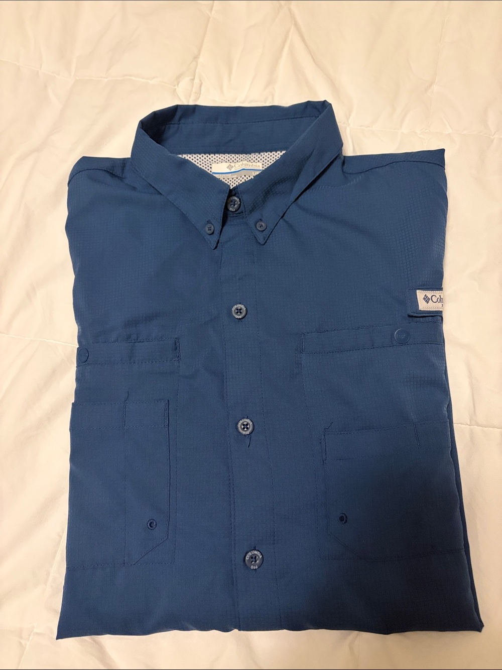Columbia Men's Navy Blue Short-Sleeve Button-Down Omni shade Shirt